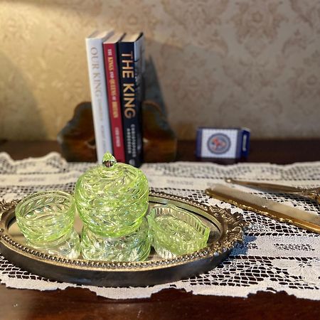 Antique1242 British Bed & Breakfast 엔필드 외부 사진