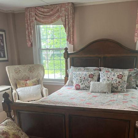 Antique1242 British Bed & Breakfast 엔필드 외부 사진