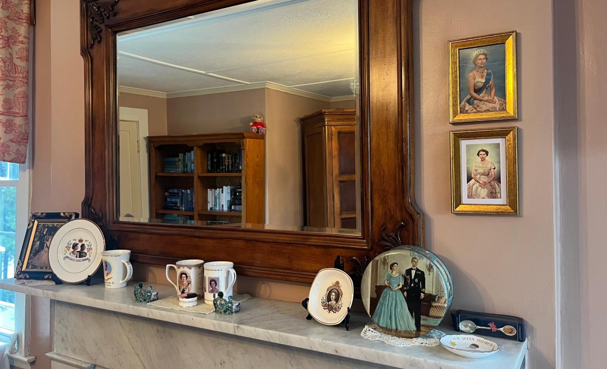 Antique1242 British Bed & Breakfast 엔필드 외부 사진