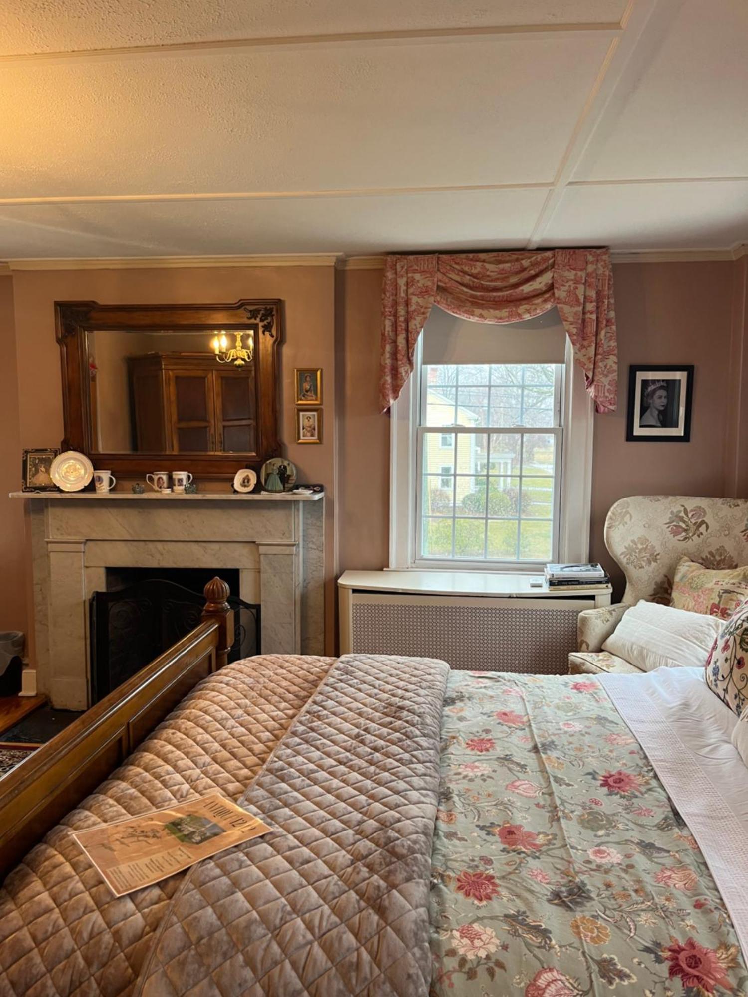 Antique1242 British Bed & Breakfast 엔필드 외부 사진