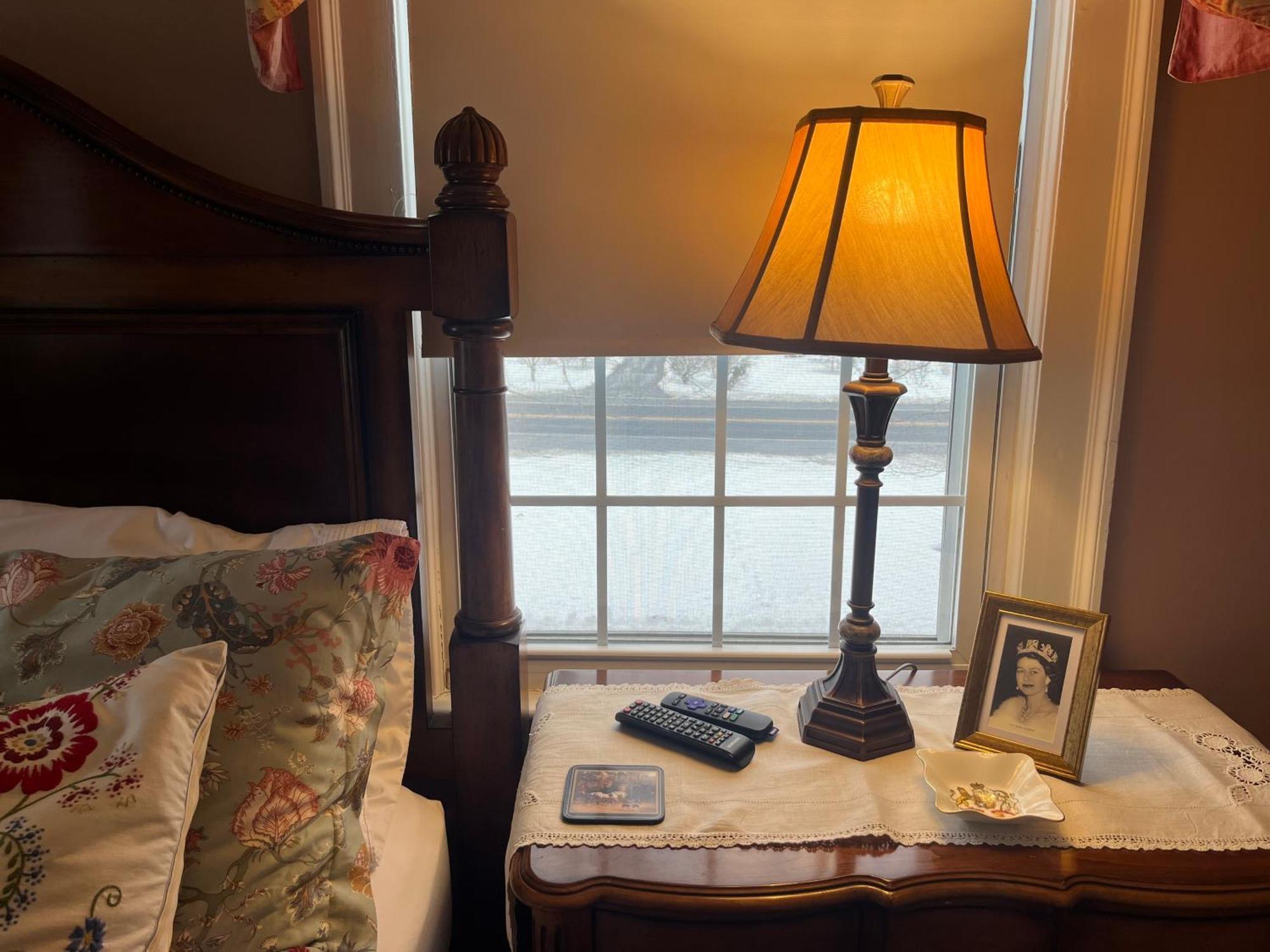 Antique1242 British Bed & Breakfast 엔필드 외부 사진