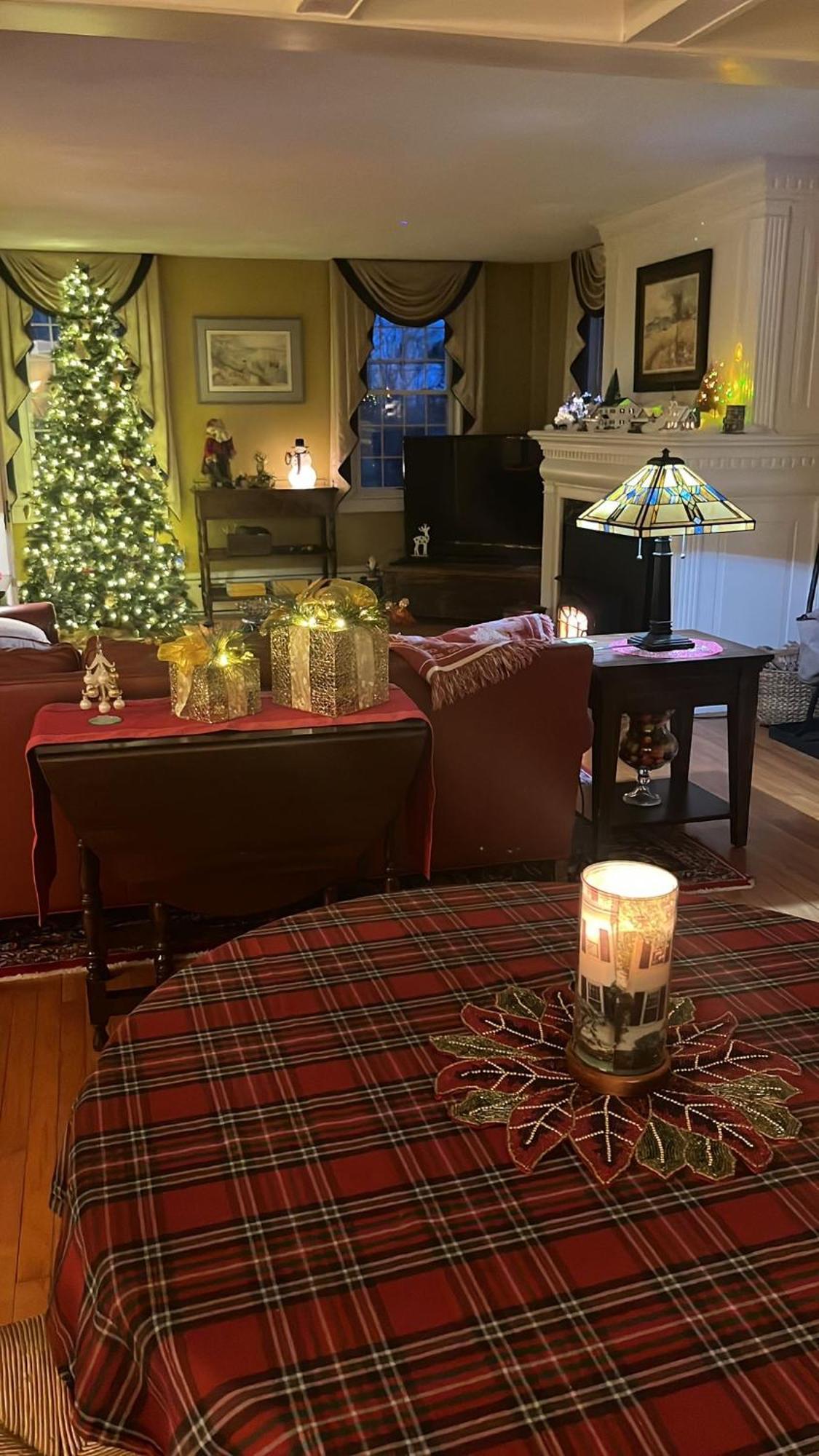 Antique1242 British Bed & Breakfast 엔필드 외부 사진