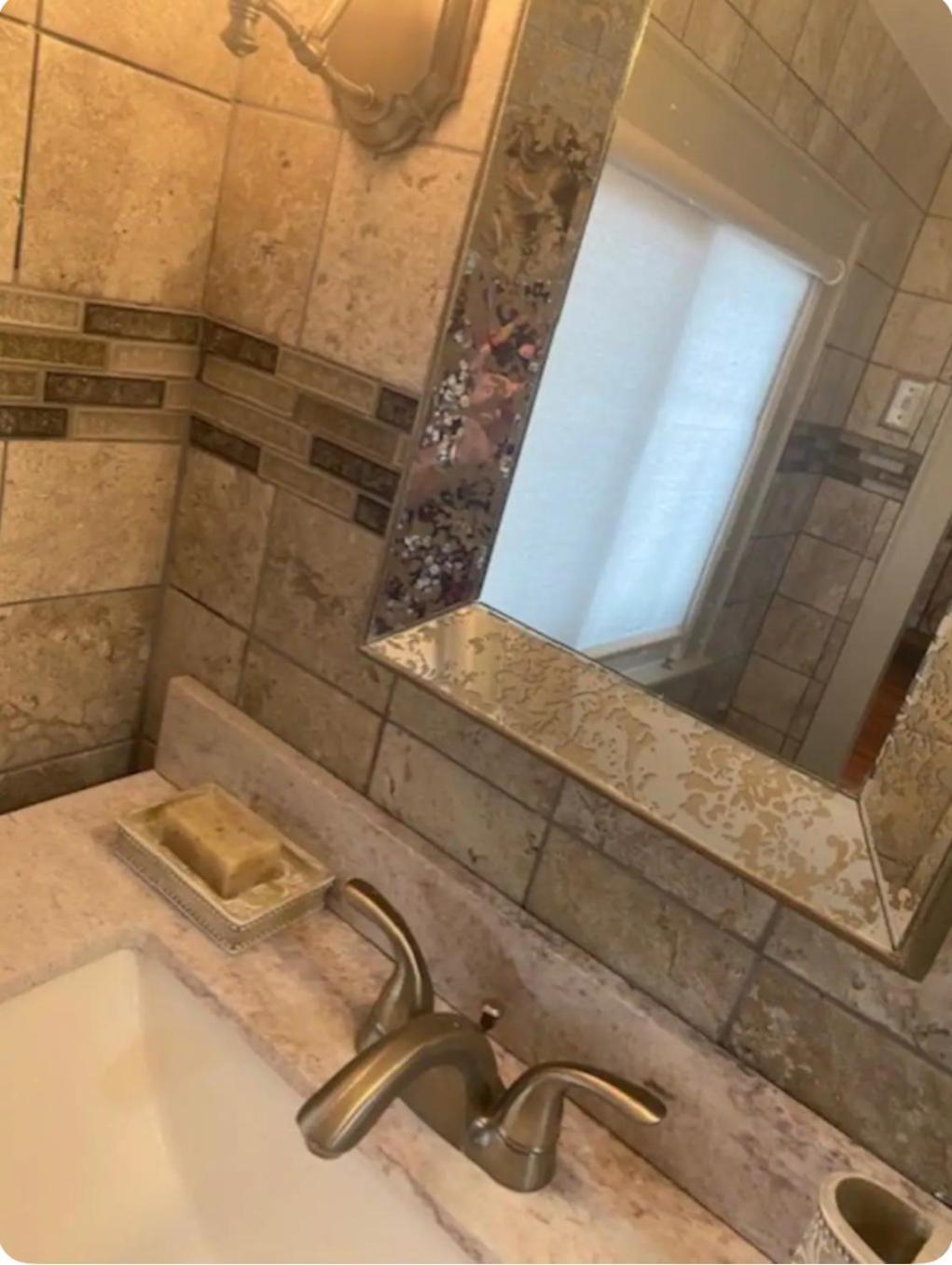 Antique1242 British Bed & Breakfast 엔필드 외부 사진