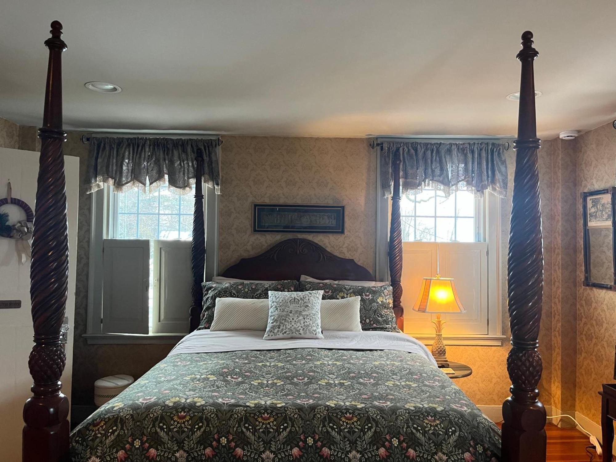 Antique1242 British Bed & Breakfast 엔필드 외부 사진