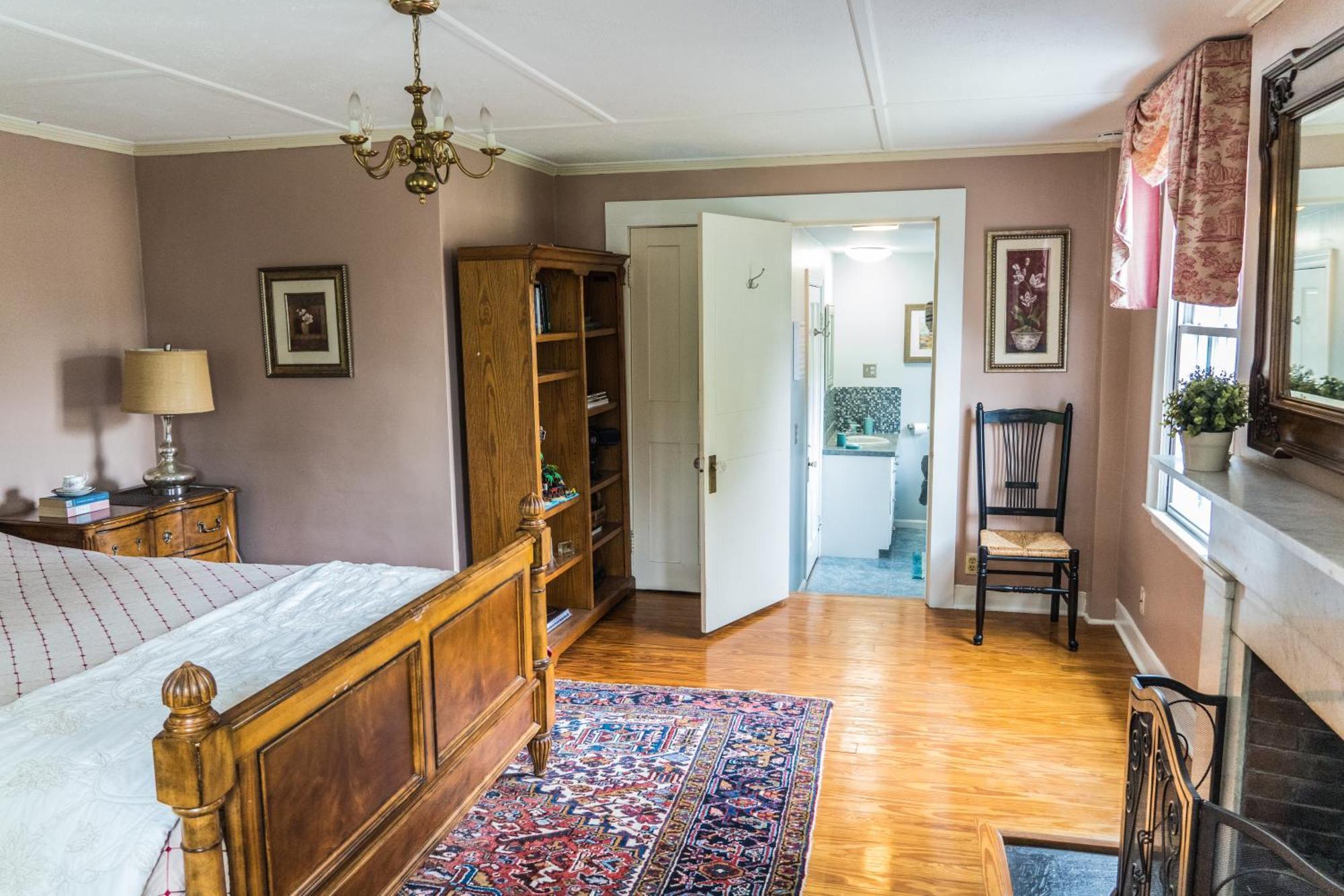 Antique1242 British Bed & Breakfast 엔필드 외부 사진